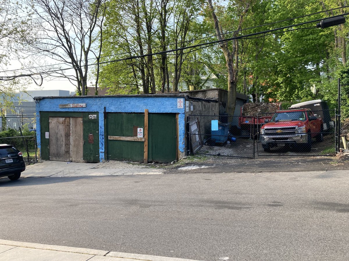 SWYonkersHH's tweet photo. A trash fire near Warburton creates reason for concern https://t.co/JnZCFQ2diS https://t.co/yXZ9cxkVuv
