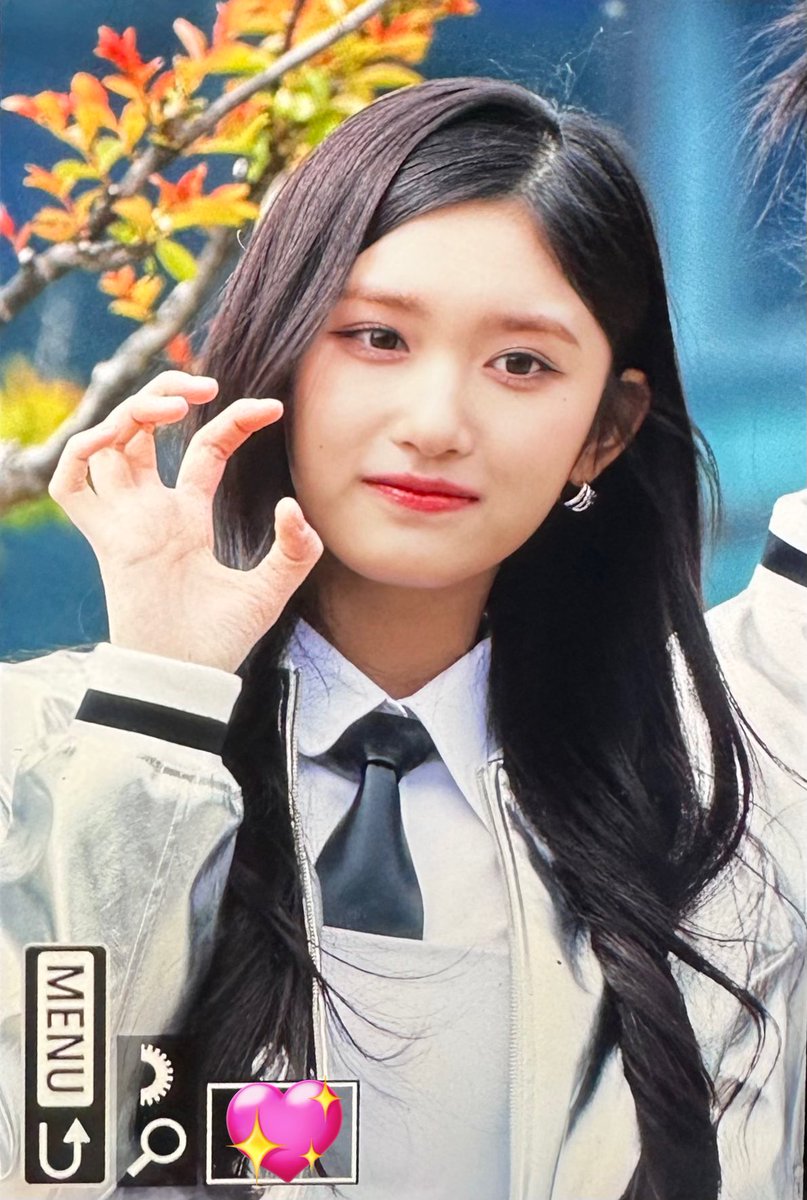 IVEsMAZE's tweet photo. 230428 뮤뱅 미팬
#아이브 #IVE #이서 https://t.co/wAQc67AFCO
