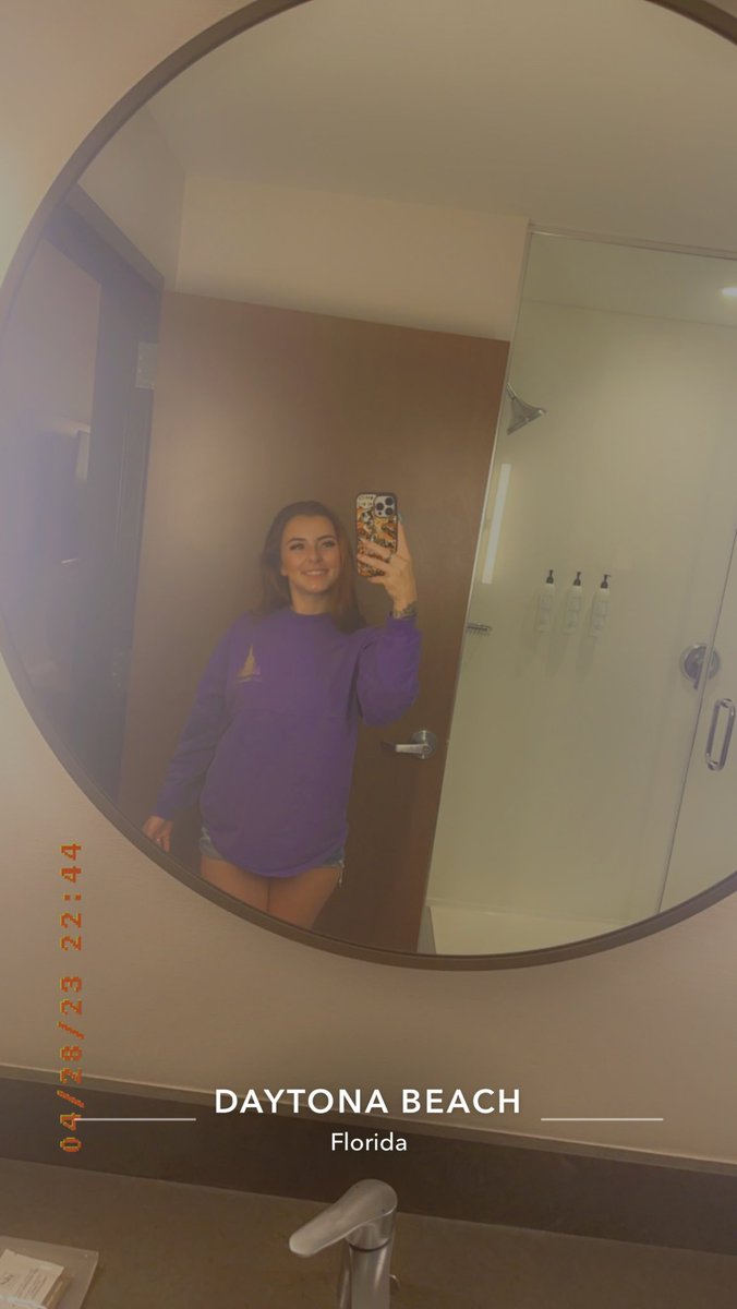 ππ’π€π’π§π’ πππππ’ππ¬ on Twitter "RT meganhaileyyyy https //onlyfans
