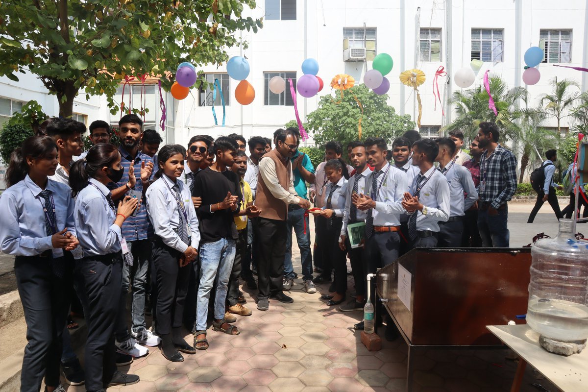 NRIGroupIndia's tweet image. The #WorkingModel Competition at NRI Group of Institutions has set the bar high with its incredible display of talent and creativity. It is a true celebration of innovation and technology. The level of creativity on display was truly mind-blowing!
#Innovation #Novizio2K23