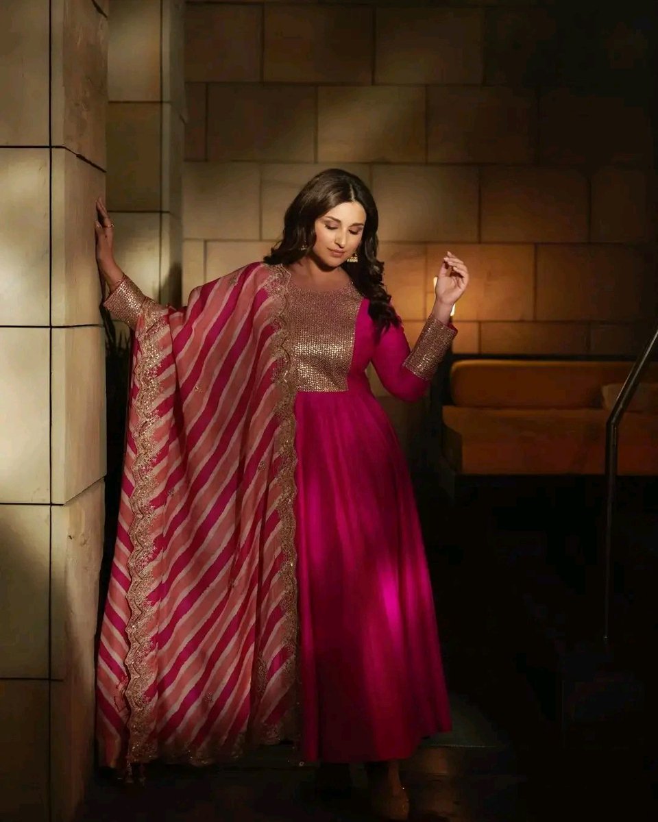 JyotiRupa6's tweet image. Tennu takda rava❤
Baaton pe teri hansda rava❤
Paagal main khud nu❤ banaanda rava❤
Tu hasdi rave main hasaanda rava❤
Tennu takda rava.. ❤
#HaseeTohPhasee #parineetichopra