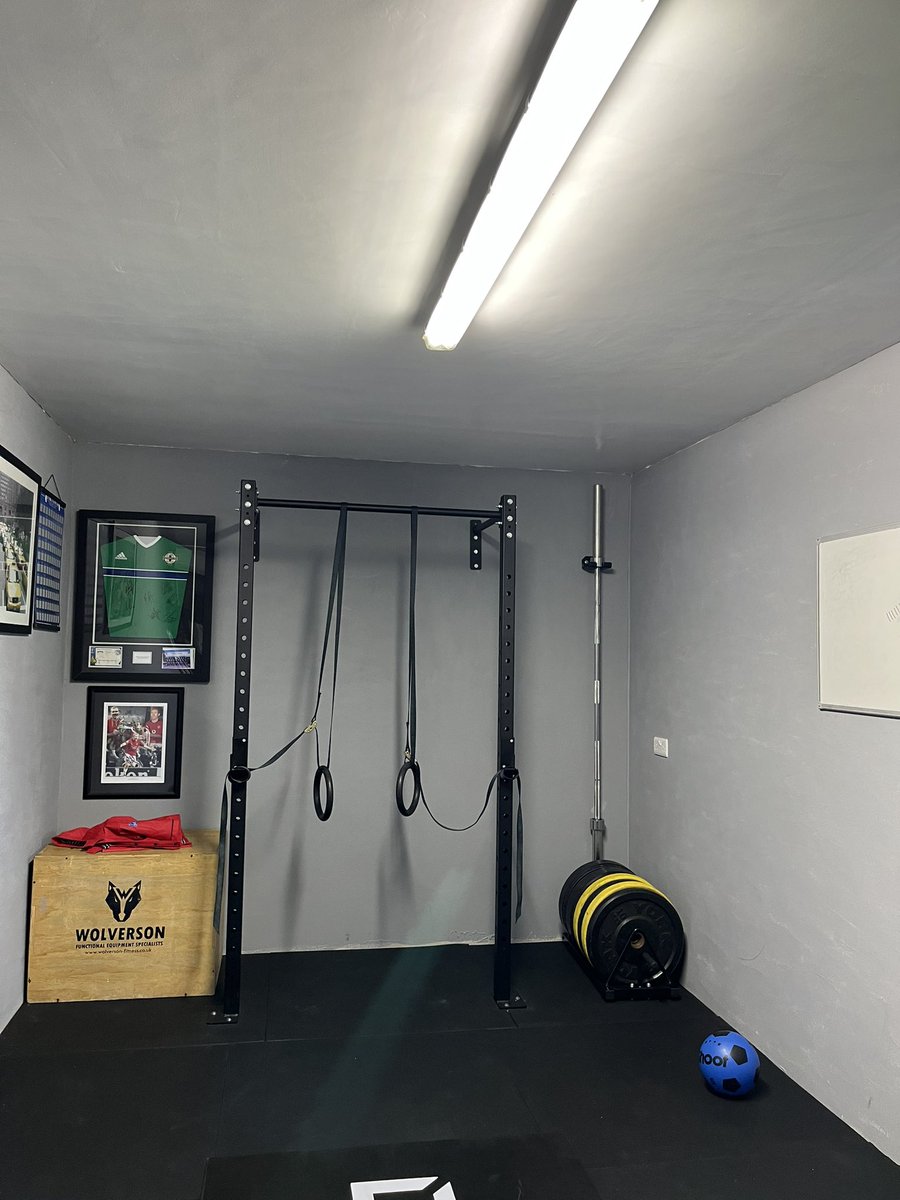*One of my favourite times of the day*

🤸🏽‍♀️Getting a workout in🏋🏻‍♀️

#homegym #garagegym #blkbox #crossfit #olympicweightlifting