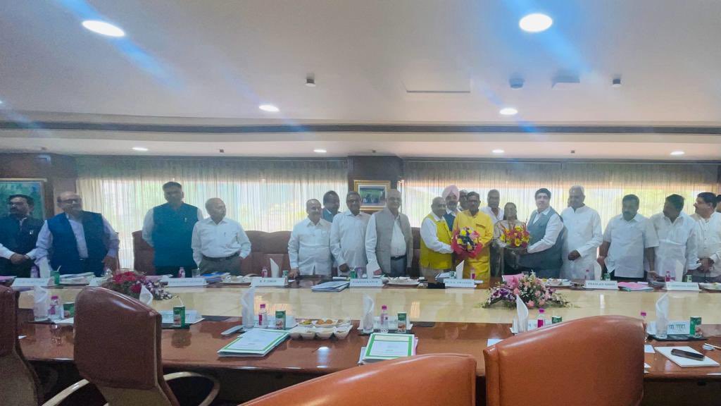 drusawasthi's tweet photo. Yesterday, IFFCO Board felicitated Sh. @Dileep_Sanghani Ji, Chairman, IFFCO  and myself for achieving highest profit and brilliant performances of IFFCO during the financial year 2022-23. My heartfelt thanks &amp; gratitude to IFFCO Board and entire IFFCO family. https://t.co/4nuN3uHztO