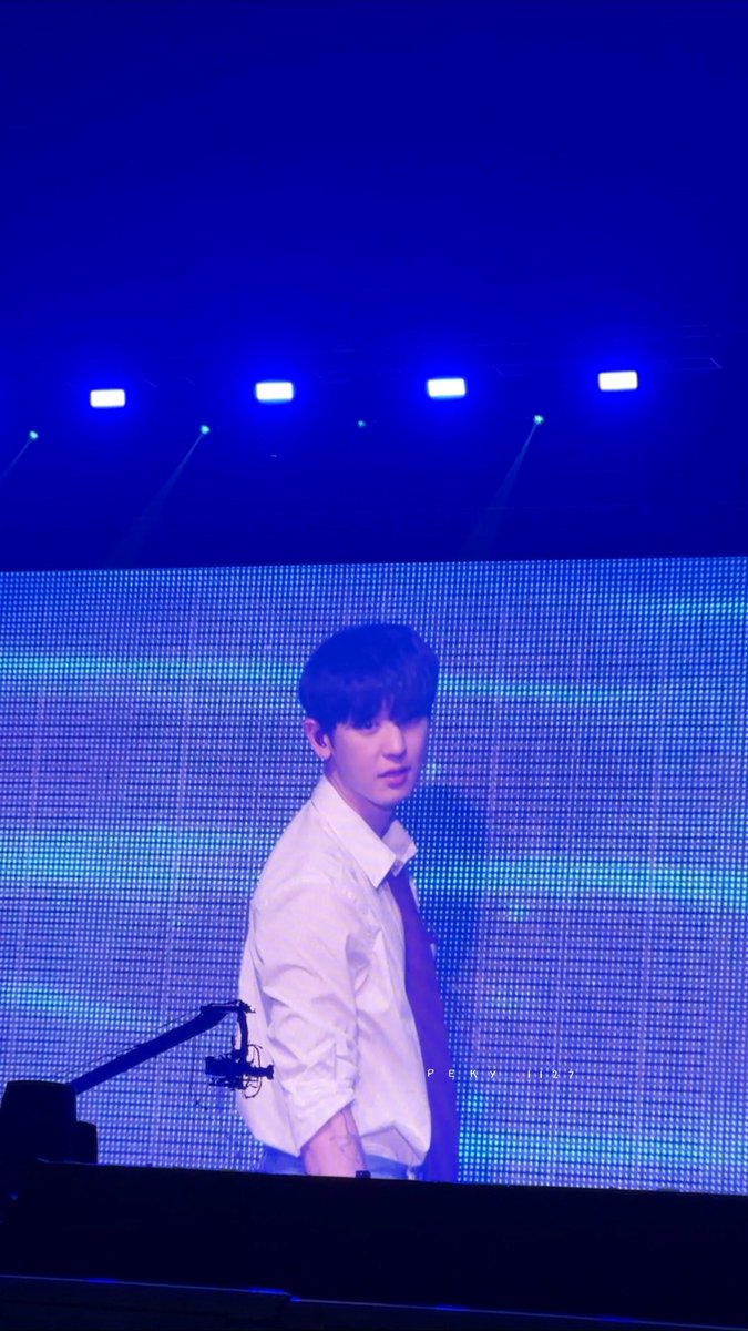 ChanYeollLWY's tweet photo. 20230409 EXO'CLOCK FANMEETING
😭 He's so handsome.
#11YearsWithEXO
#EXOCLOCK_D2
#CHANYEOL #찬열 #항상찬열이편 #EXO https://t.co/pB0pVDtDEZ