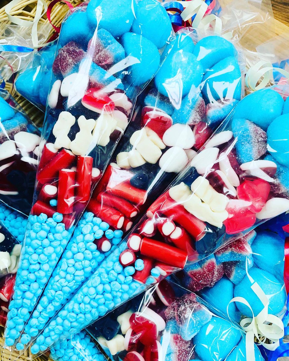 SweetThingsB46's tweet photo. 💂🇬🇧Coronation Sweets in the shop 🇬🇧💂
Perfect for your celebrations 🎉
#coronation #itscoronationday #luckybags #sweetcones #queensguards #unionjack #coronationsweets #KingCharlesIII #KingCharlesIIICoronation https://t.co/S3Fyu71fDK