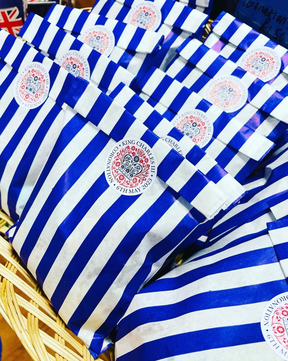 SweetThingsB46's tweet photo. 💂🇬🇧Coronation Sweets in the shop 🇬🇧💂
Perfect for your celebrations 🎉
#coronation #itscoronationday #luckybags #sweetcones #queensguards #unionjack #coronationsweets #KingCharlesIII #KingCharlesIIICoronation https://t.co/S3Fyu71fDK