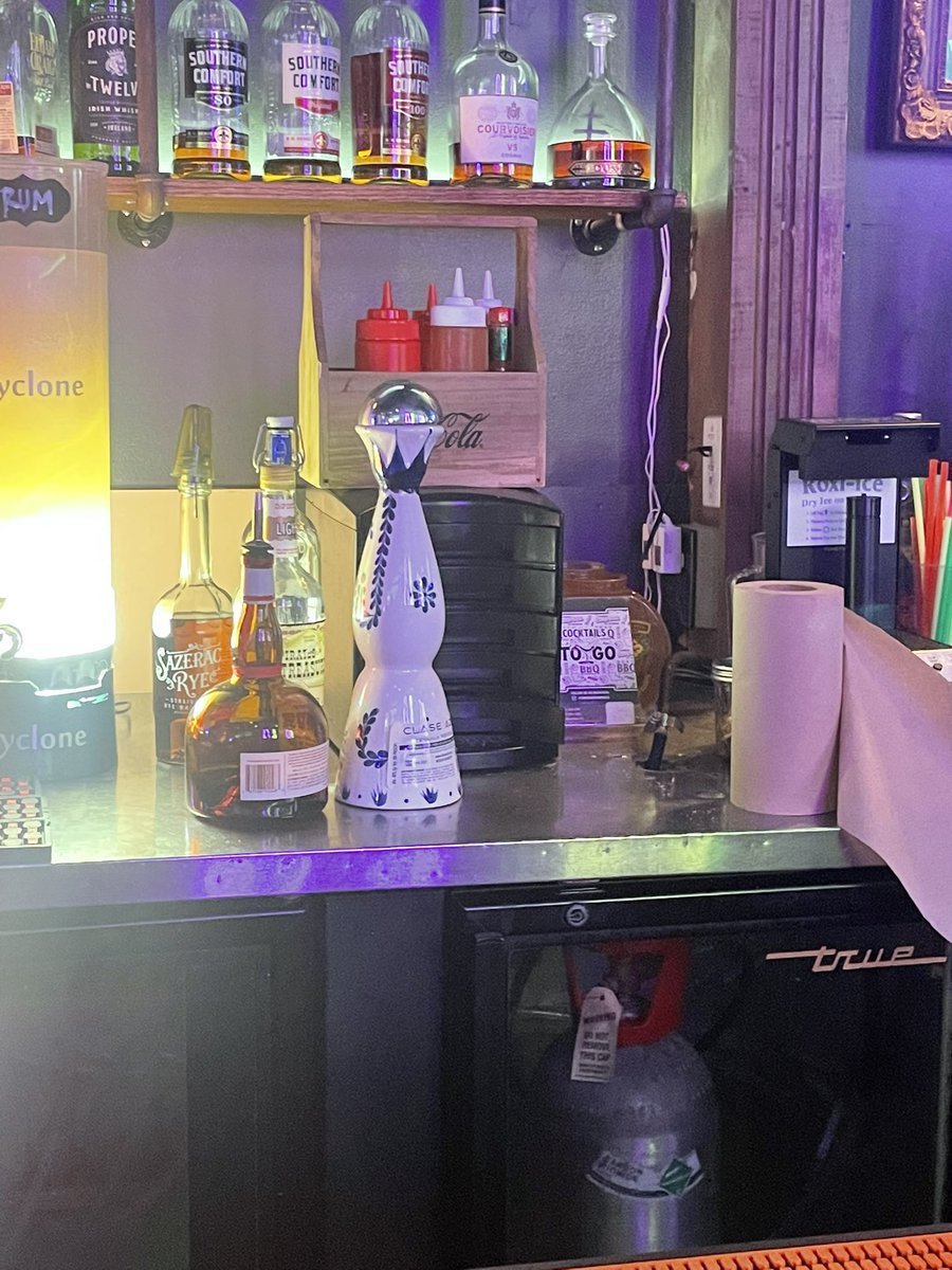 smileforkell's tweet photo. @GizelleBryant  I found your bottle girl! It's in the Big Eazy 💜💚💛 https://t.co/ZYn7f6OJkh