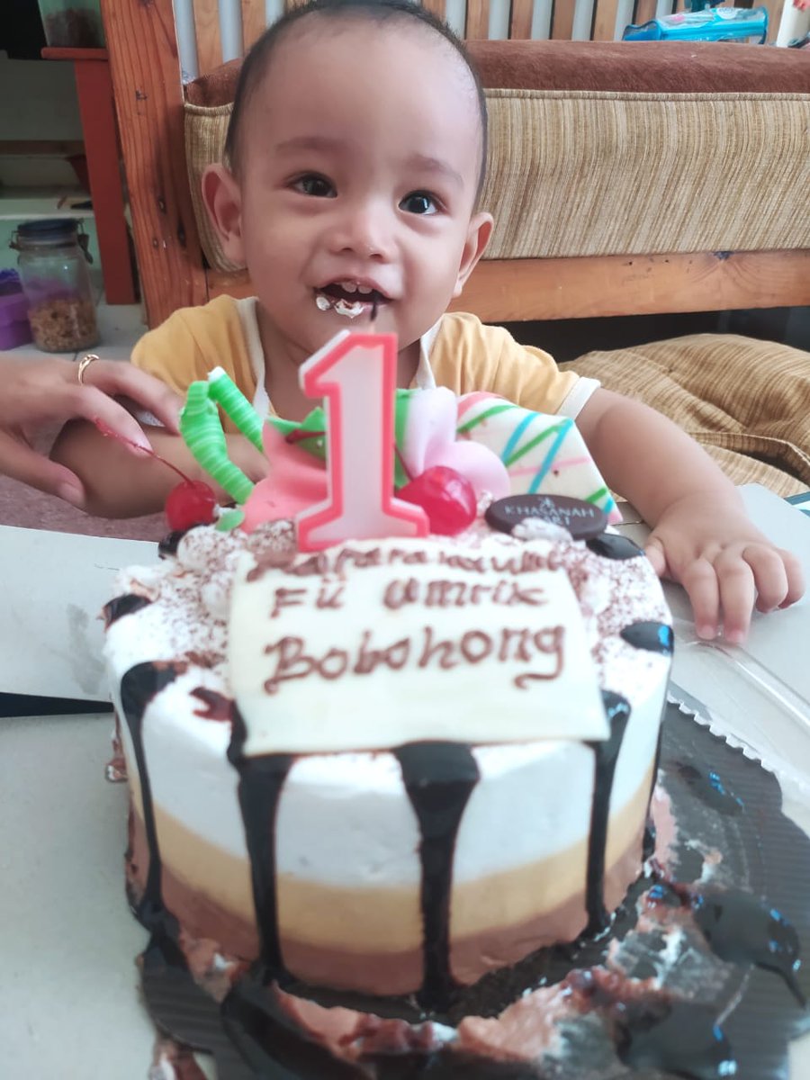 twitmehakim's tweet photo. Barakallahu fii umrik Ade Muhammad Al Hasan Asy Syadzili.. semoga kelak menjadi alim ulama yang Sholeh dan menjadi Wali nya Allah di muka bumi.. tetap iman terang hati barokah, selamat dunia akhirat.. Al fatehah.. https://t.co/QvBHDJWfMh