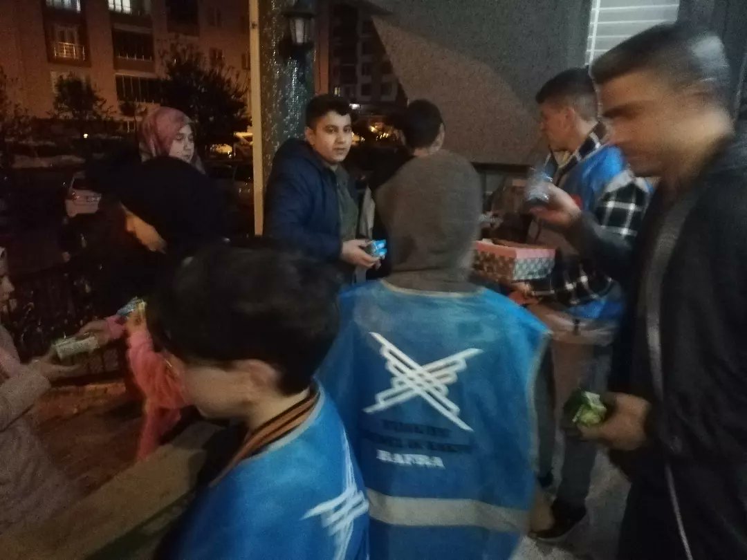 TÜGVA Bafra İlçe Temsilciliğ olarak Yatsı namazında Bafra İmam Hatip Ortaokulu öğrencileri ile buluştuk. Gençlerimize ikramlarda bulunduk. Destek olan herkese teşekkür ederiz. Rabbım hepsinden razı olsun.
<a href="/tugvaTR/">TürkiyeGençlikVakfı</a>
<a href="/ibrahim_besinci/">İbrahim Beşinci</a>
<a href="/tugvasamsun/">TÜGVA Samsun</a>