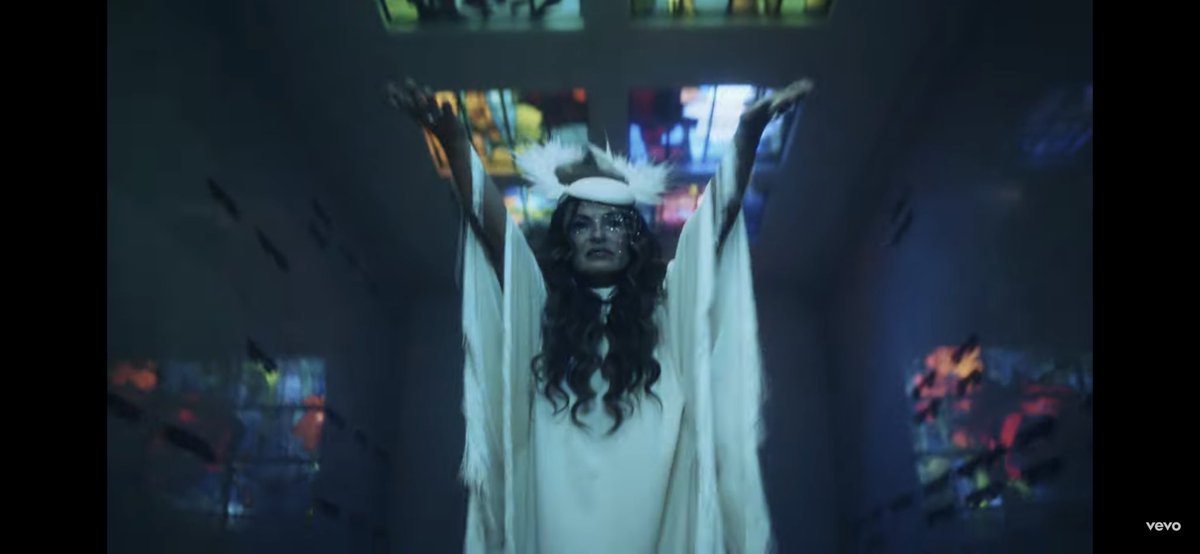 Evl_Enchantress's tweet photo. I always love the style Grace puts into Their videos 🫰🏽🤍 and who doesn’t love the added bonus of more M! https://t.co/m1NvGsmTDI