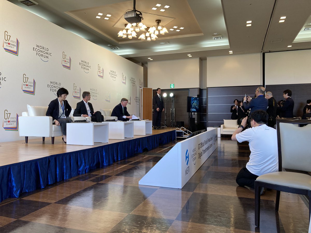 C4IRJapan's tweet photo. Minisiter Kono?? #G7DXSummit #G7 #AvatarRobot https://t.co/UYorxDirrA