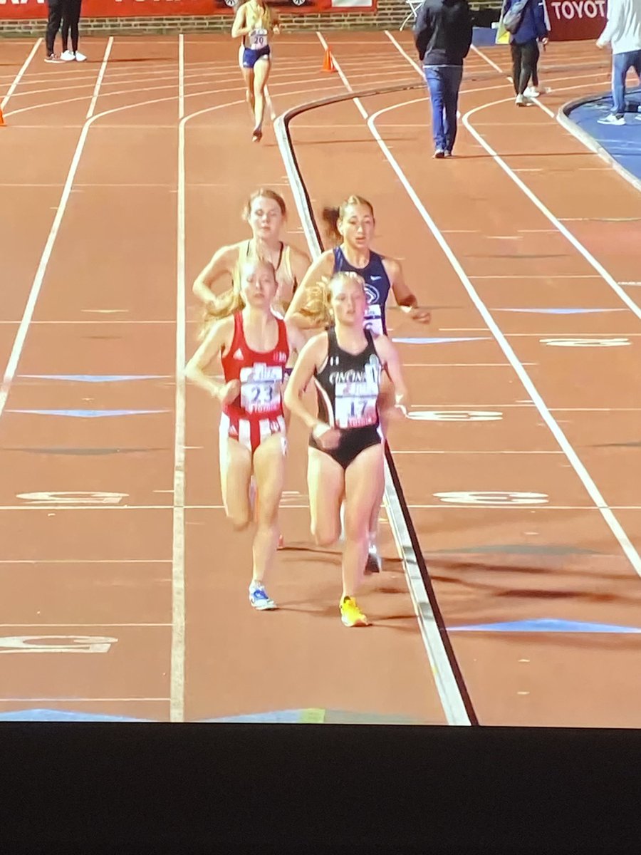 coachemerson_xc's tweet photo. Former Warrior Claire Overfelt Just placed 2nd in the 25 lap 10K at the Penn Relays! Incredible 34:00!  So much fun watching on live stream. J https://t.co/IOr3vNjcJb