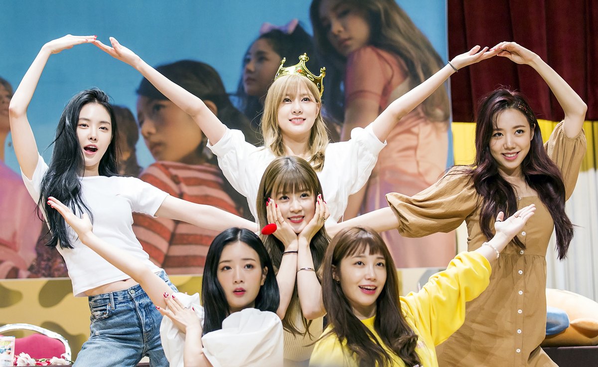 MYKMEKEN11's tweet photo. ขอบคุณและดีใจที่โตมากับ Apink มากๆเลย เคยดีใจมากๆช่วงต่อสัญญาครบรอบ 7 ปี แล้วยังต่อกันครบอีกครั้งในตอน 10 ปี ทกุครั้งที่ต่อสัญญาเราเห็นได้ว่าวงผูกพันกันแค่ไหน แต่การเดินทางครั้งนี้มันพิเศษมากๆที่ได้ลองไปทำตามสายงานที่ตัวเองถนัดบ้าง แต่มั่นใจเลยว่า Apink จะกลับมาทำเพลงอีกแน่นอน https://t.co/GoQb7jVuk7