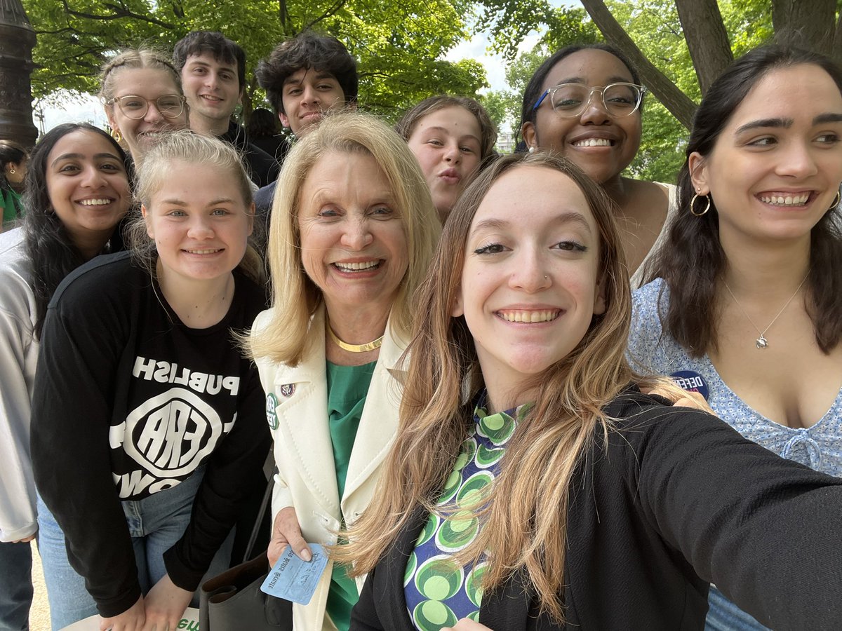 EDuncanH's tweet photo. Thank you @CarolynBMaloney for making sure youth have a voice in the fight for the ERA. You inspire us and we are ready to carry the torch of equality you blazed ❤️ https://t.co/qdZVJPJsbT