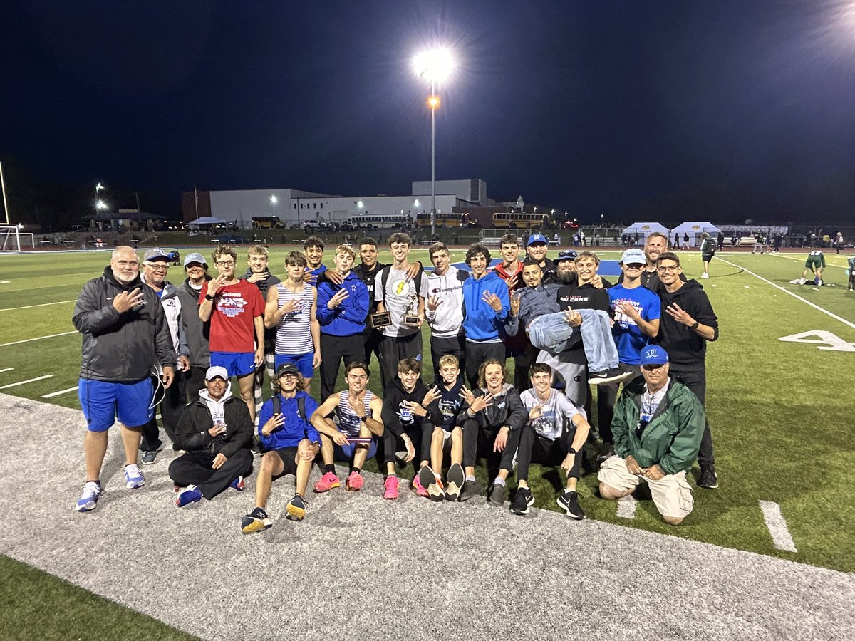 Hillsboro_JH's tweet photo. It takes an entire team to win a Conference Championship!
The Hawks have done it Back 2 Back 2 Back with this group. 
#coachesneedaraise https://t.co/U67NlSqX5D