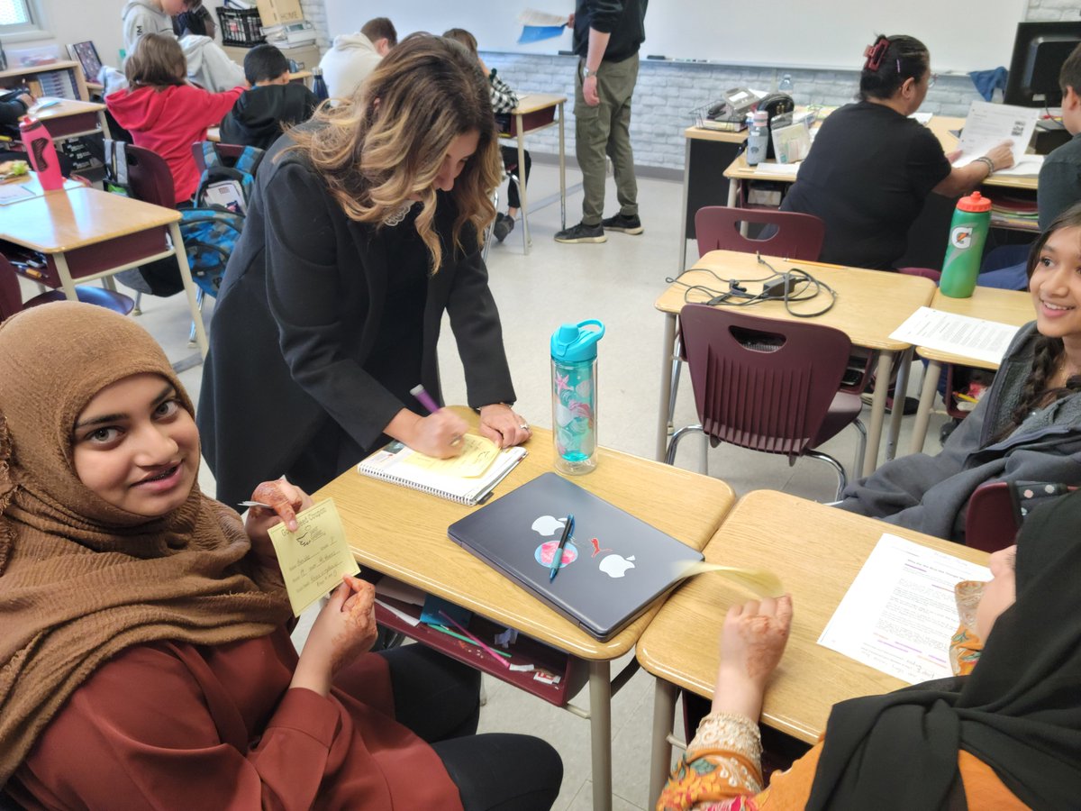 StGabWings's tweet photo. Superintendent Varano embracing our "Good deeds program" and catching Intermediates making good choices. Also had a great discussion with our Grade 3 students harnessing technology to complete an assignment. Great visit Mrs. Varano! @annalisavarano #Wingsrule https://t.co/xzMRJUIDwP