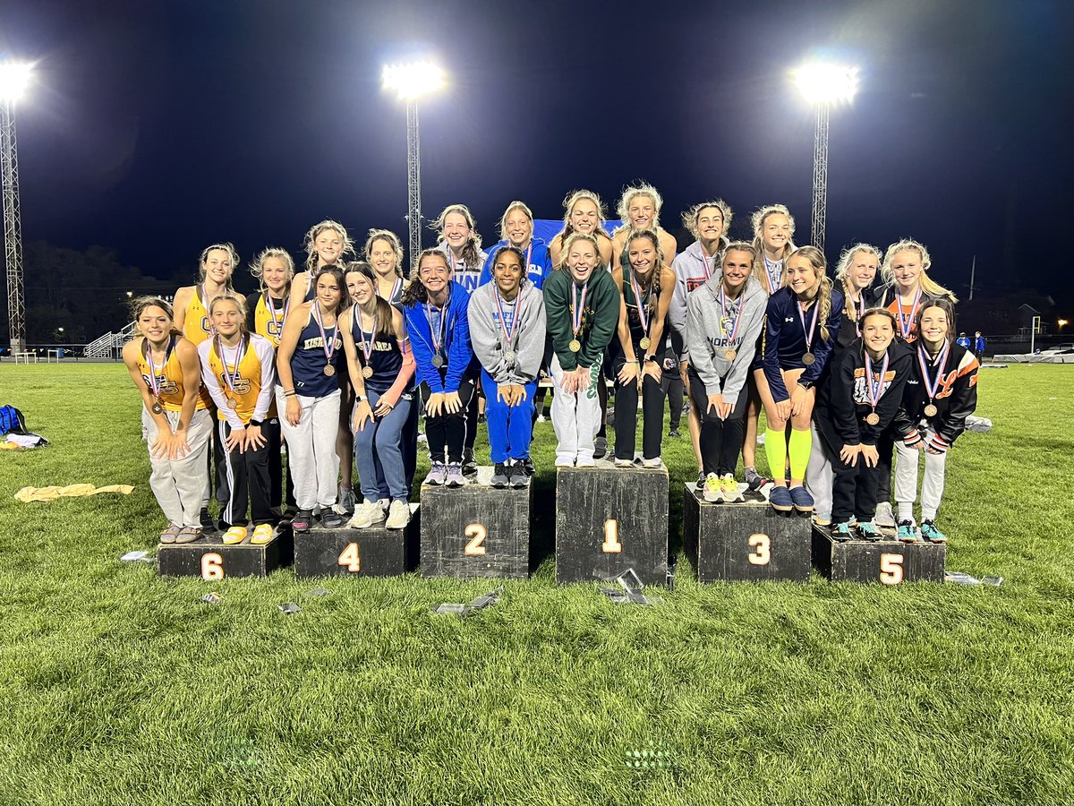 HempfieldAreaTF's tweet photo. Congrats to the 4x400 for taking 🥈place ! @cydney_blahovec @llindsaysimmons @SemowGrace @alexagray_5 https://t.co/GaQL9xzF6n