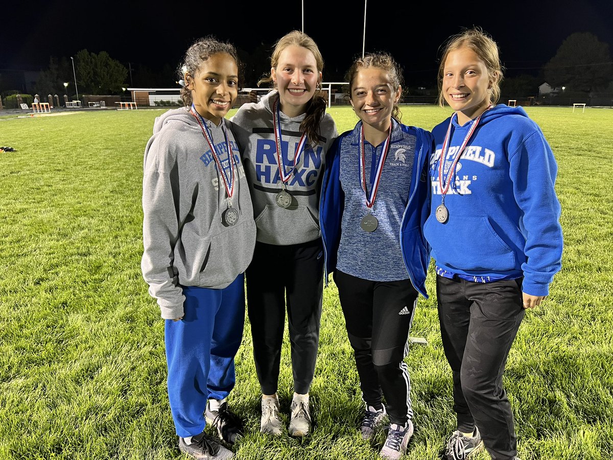 HempfieldAreaTF's tweet photo. Congrats to the 4x400 for taking 🥈place ! @cydney_blahovec @llindsaysimmons @SemowGrace @alexagray_5 https://t.co/GaQL9xzF6n