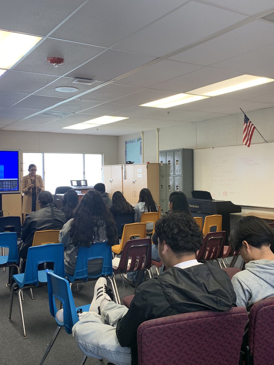 RRealcounselor's tweet photo. Great speakers today at our 2022-2023 Rio Real Career Day! @RioRealSchool @RioSDLive @Dgirela805 @JR_Bookkeeping https://t.co/bFzjYG0pIh