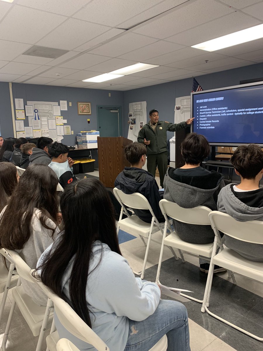 RRealcounselor's tweet photo. Great speakers today at our 2022-2023 Rio Real Career Day! @RioRealSchool @RioSDLive @Dgirela805 @JR_Bookkeeping https://t.co/bFzjYG0pIh