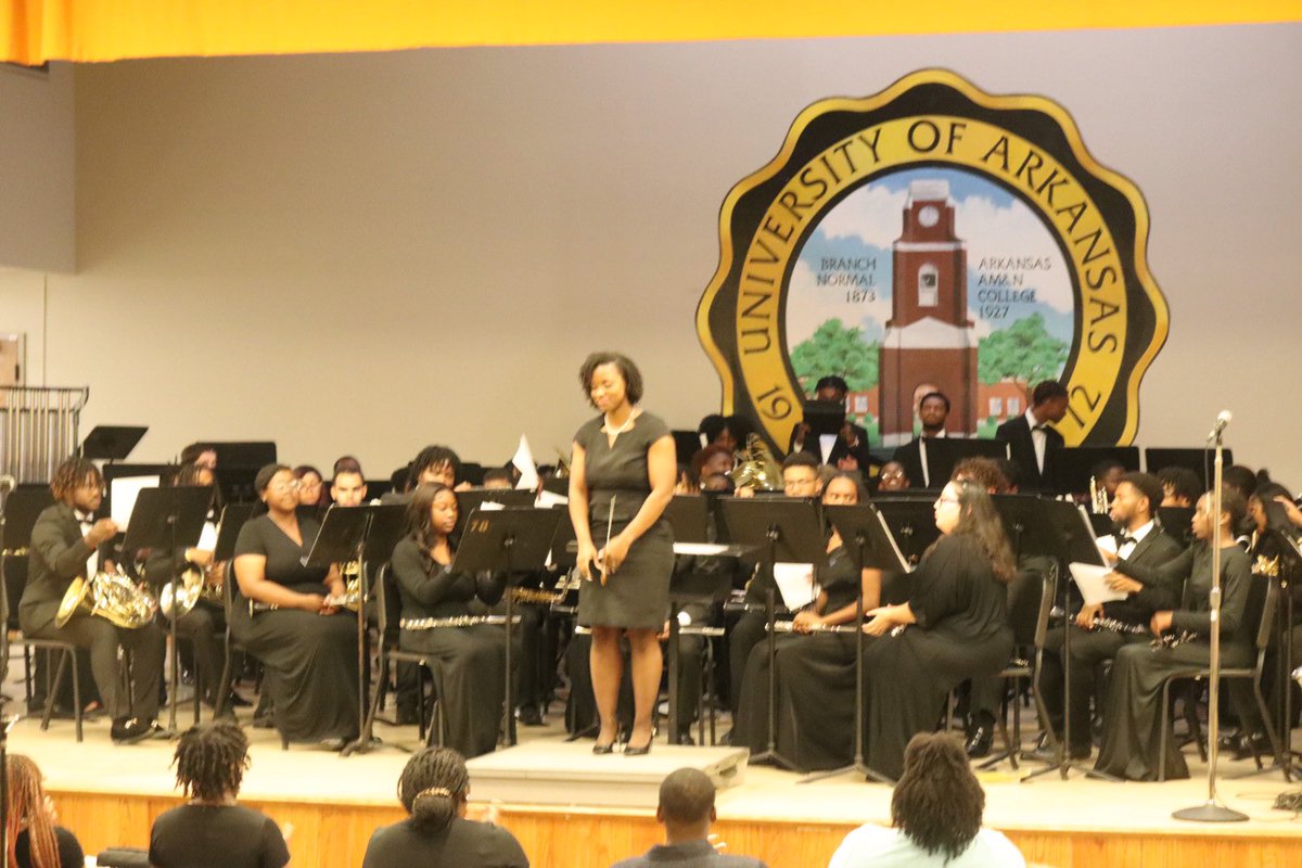 UAPBM4's tweet image. It’s an honor to have one of our own, Retired Captain Shonda Holder, come home to earn her master’s degree. She chose to come home and conduct her home band to complete her master’s degree! We are so proud of you and your accomplishments! #UAPB #UAPBBand #UAPB150