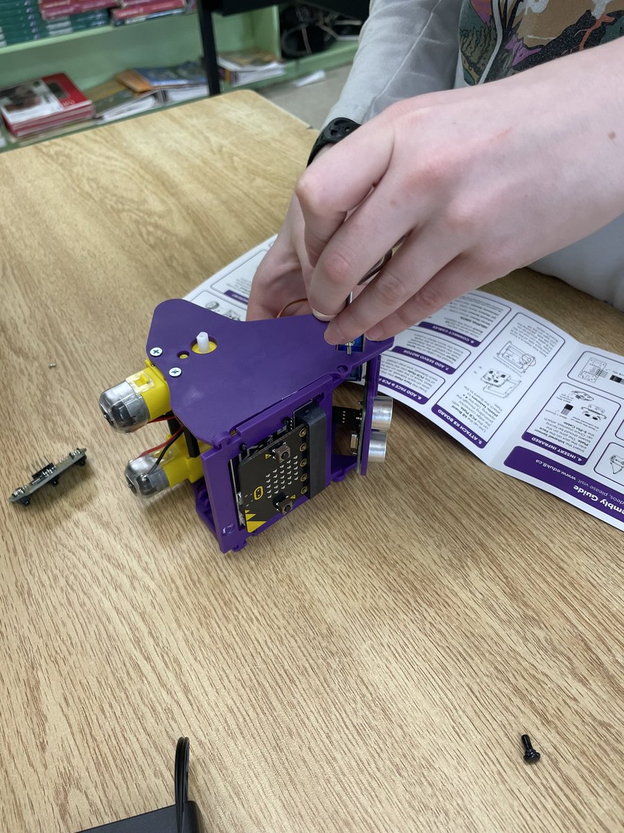 LCS Junior Coding Club is building amazing K8 Robots! Soon we will be coding microbits to make these robots come to life! Stay tuned! <a href="/lan_lions/">LanLions</a> <a href="/GEDSB/">Grand Erie District School Board</a>