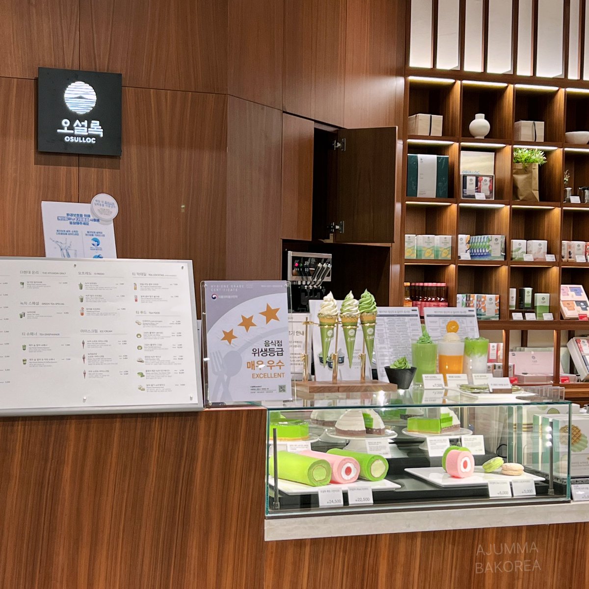 ajummabakorea's tweet photo. >ไฮแบรนด์ แบรนด์เนมต่างๆ อยู่ชั้น 1  แว่น Gentle Monster ,celine prada gucci dior ใดๆ มีพวกสกินแคร์ เมคอัพเค้าเตอร์แบรนด์ด้วย คือครบ
> ร้านอาหาร คาเฟ่ดังๆฮิตๆอยู่ชั้น B1 มีทั้ง Cafe Layered  Super Matcha   ร้านชาชื่อดังอย่าง O'Sulloc ก็มาซื้อที่นี่ได้ (2) https://t.co/oTTU7u3Sr4