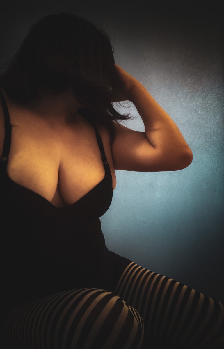 AskAudreyPink's tweet photo. Buenas noches🌺, nuevas fotos 📷
⬇️⬇️⬇️⬇️⬇️⬇️⬇️⬇️⬇️⬇️⬇️

https://t.co/ofxoLG4QjJ
#onlyfanspromo 
#onlyfans #onlyfansgirl #onlyfansFree #onlyfanslatinas https://t.co/AFxsPi7IAV