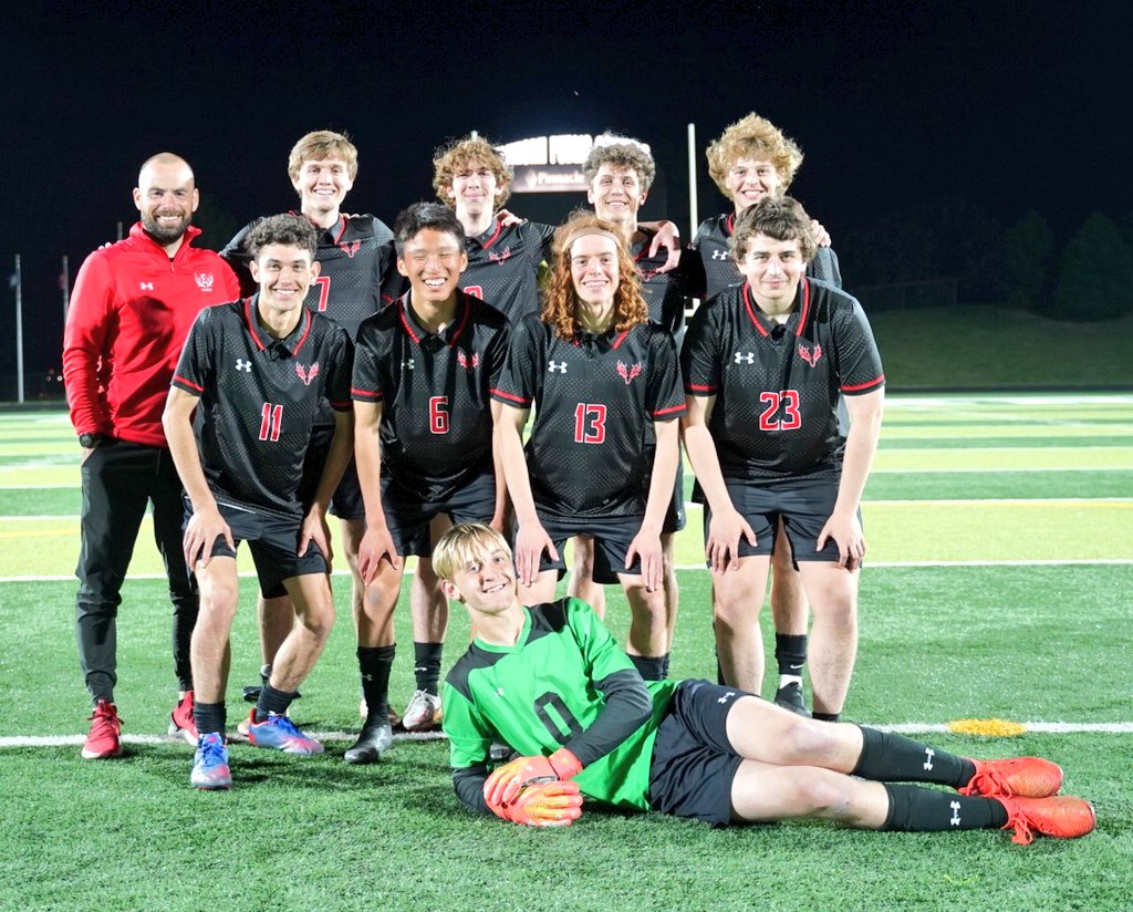 #SonyCamera #SonyImagingEdge
<a href="/AntlerSoccer/">Elkhorn High Boys Soccer</a> <a href="/DCPGSports/">DC Post-Gazette</a>
#antlernation <a href="/nebpreps/">@NebPreps</a>
Thank you, Seniors!