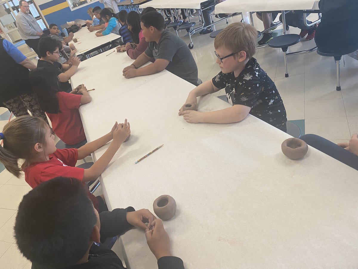 MissSmithGrade3's tweet photo. We finished up our Native American unit and got to make pinch pots just like the natives. Thank you Nancy Fairbanks! #literacyisliberation #weareGIPS #1GIPS4all #buildingknowledge @GIPublicSchools @KnickrehmGI https://t.co/ltH1gwpSKK