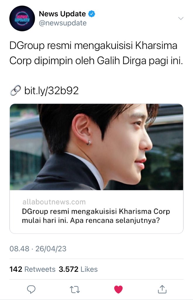 Two Of Us
— au by keyranmq.

Keretakan hubungan dua bersaudara kembar ini membuat keduanya bertolak belakang, memilih jalan yang berbeda. Gala dengan dunia bebasnya, dan Galih yang berusaha untuk memenuhi ekspetasi orang tuanya.