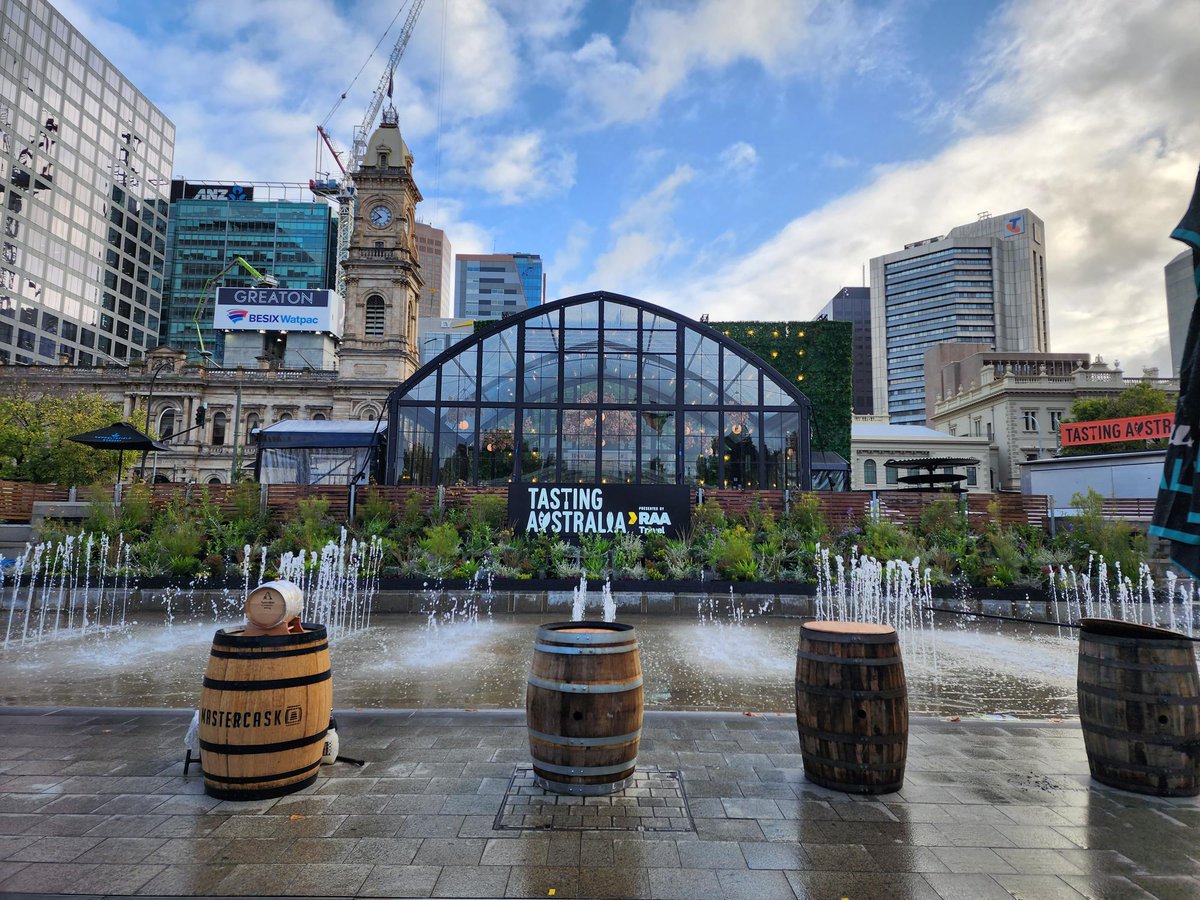 tourismsa's tweet photo. Serving from today, @TastingAus presented by #RAATravel will plate up over 150 culinary events in all 12 SA regions over 10 days. As the country’s longest running eating &amp; drinking festival, #TastingAus showcases our world-class produce, places &amp; people: https://t.co/767TexmubL. https://t.co/RAUbeGhwjL