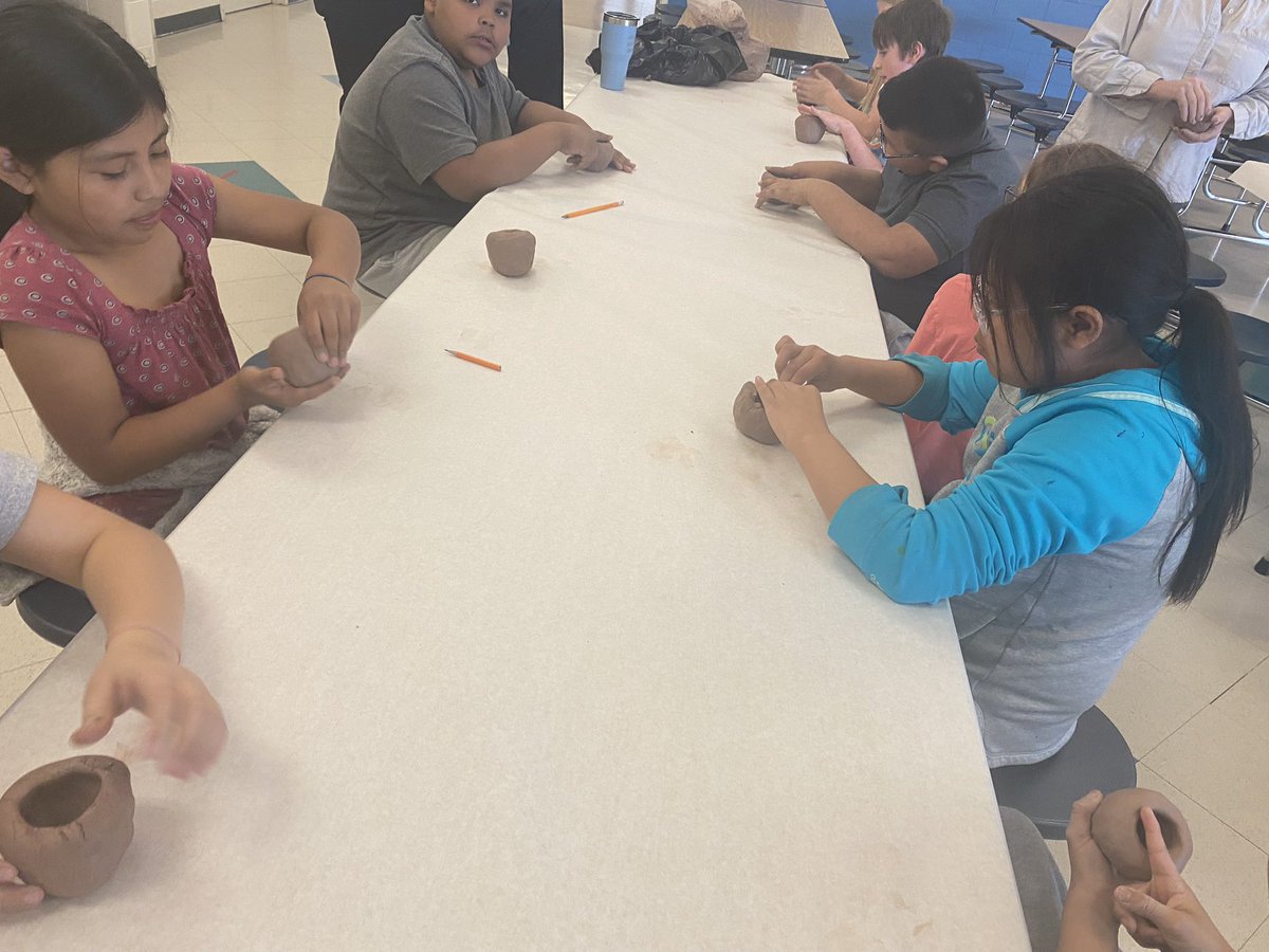 MissSmithGrade3's tweet photo. https://t.co/FwUGqx0trO