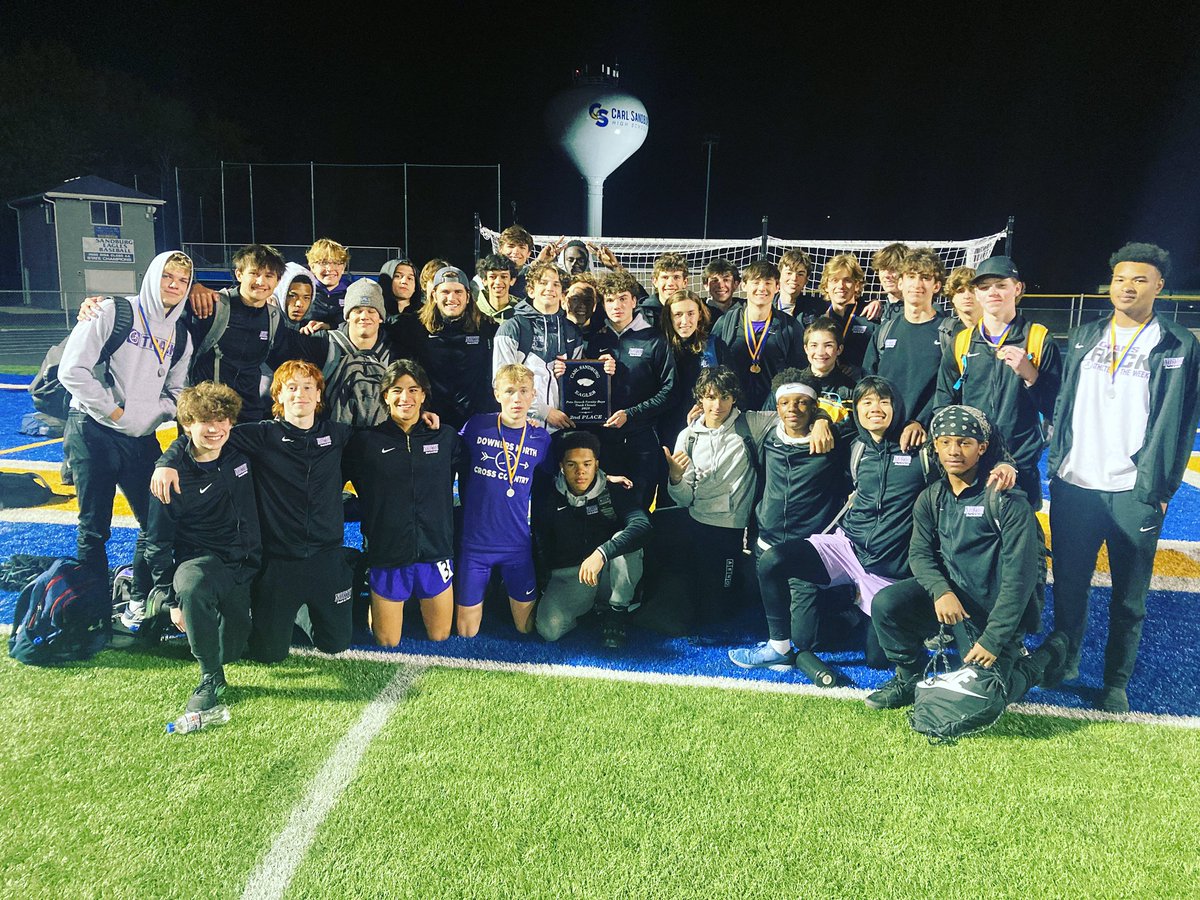 Full team effort for 2nd place at the Pete Struck Invite!

Came down to a hard fought 4x4 with Guerin, Eddington, Murphy &amp; Gaspar in a runner-up 3:28.02!

Gutsy 52 by Gaspar on anchor coming off a 4:18 in the 1600 to try to hold off a hard-charging Crete runner at the line

#cwcw