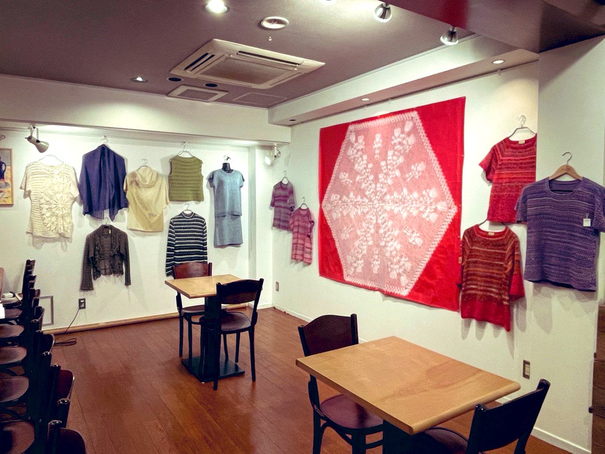 CreationJanus's tweet photo. 本日からの新しい展示をご案内します！

【春のウキウキ「クラフト展」】

4/28(金)〜5/17(水)
11:00〜18:00(最終日16:00まで)

今回の展示では販売品も多数！
これからの季節にぴったりのお洋服や小物をぜひ見にきてください！

#januscreation #ニット #展示販売 #作家作品 #クラフト展 https://t.co/xbJMTPM4rm