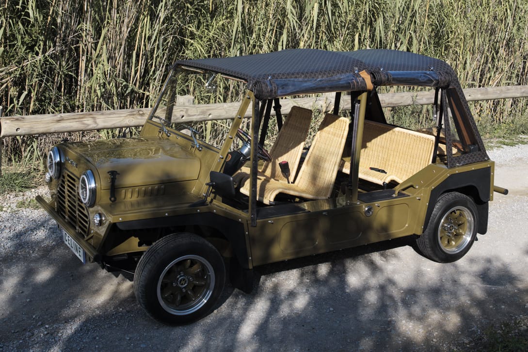 HYPEBEAST's tweet image. #HediSlimane and #CELINE&apos;s custom MINI Moke 🤎