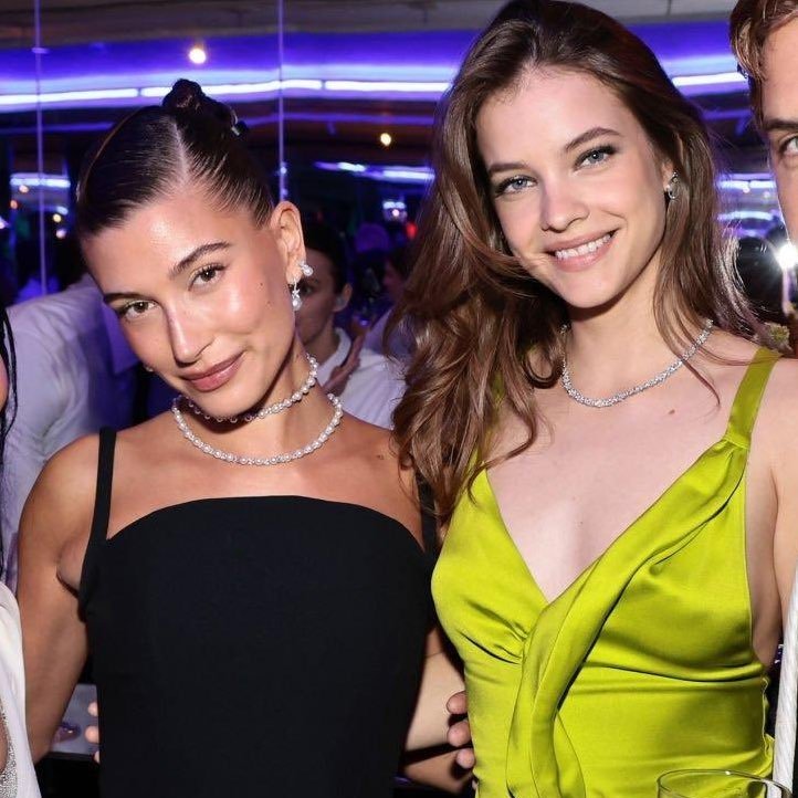 _amarillobebe's tweet photo. TENGO A HAILEY Y A BARBARA EN UNA FOTO DIOS MIOOOO AAAAAY NOO YO LO MANIFESTÉ, YO LO MANIFESTEEEE!😭 

LAS AMO MIS BELLAAAAS https://t.co/GE6zEJZExk