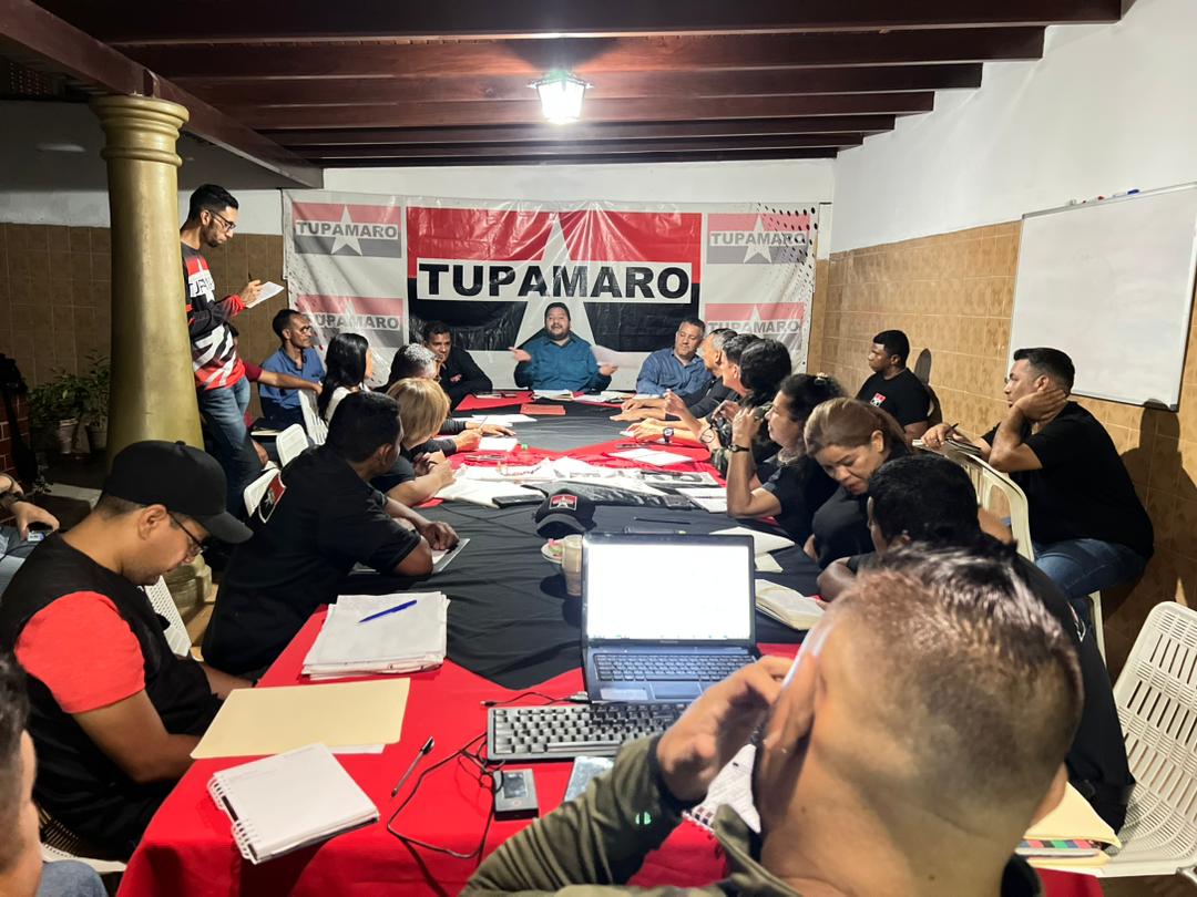Nuestra Dirección Nacional  @TupamaroMRT se encuentra reunida con los responsables de estadística electoral de todo el país,  intercambiando experiencias que permitan seguir consolidando el avance de nuestro partido .
#FormacionProductivaMRT
#LevantenElBloqueoYa <a href="/NicolasMaduro/">Nicolás Maduro</a>