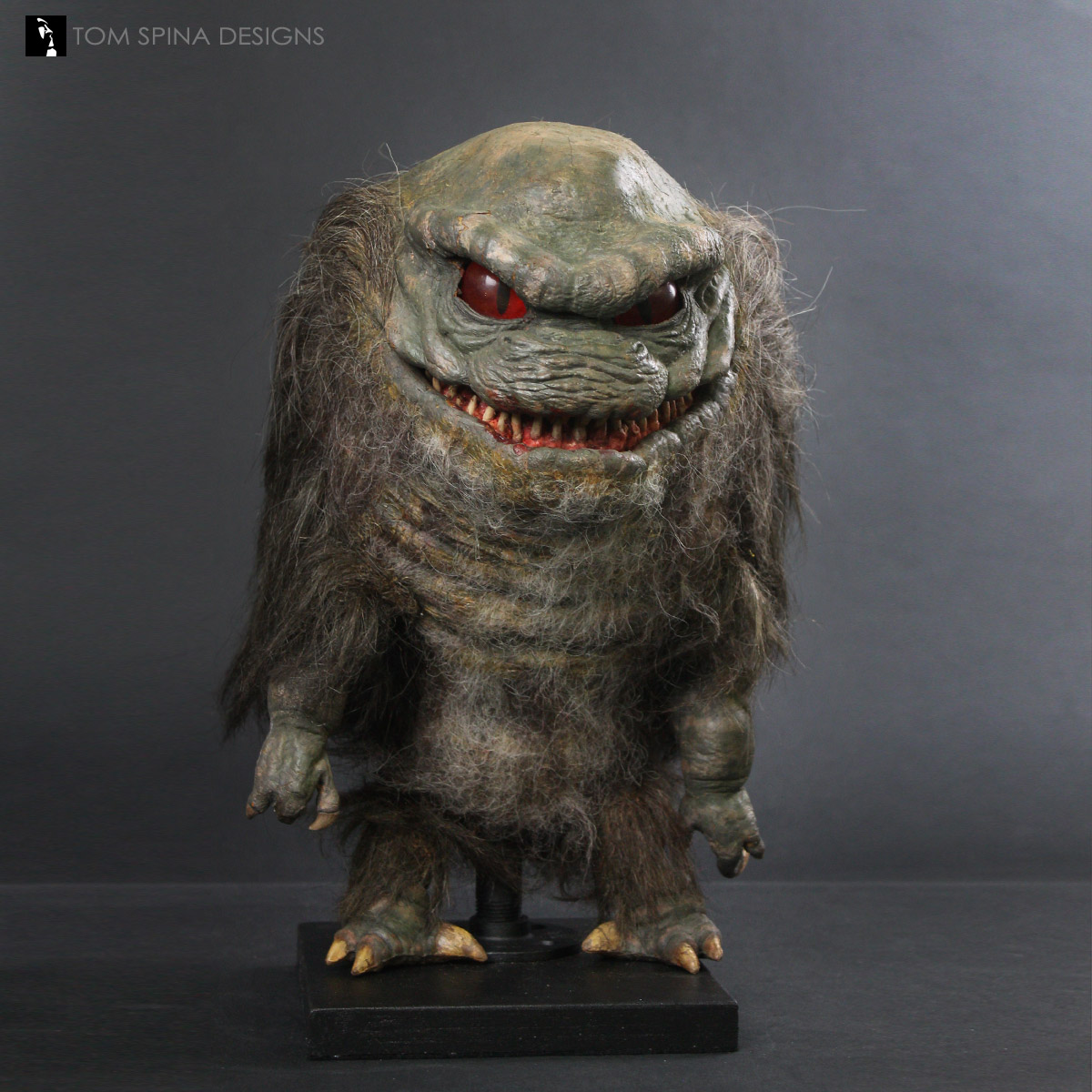TomSpinaDesigns's tweet photo. When you've got Critters, you need all the help you can get...and that includes conservation of a 37-year-old puppet! https://t.co/h73DdcgIo1
#Critters #Crites #scifi #comedy #horror #movieprops #ChiodoBros #TomSpinaDesigns @ChiodoBros https://t.co/wrJAS0Thy7