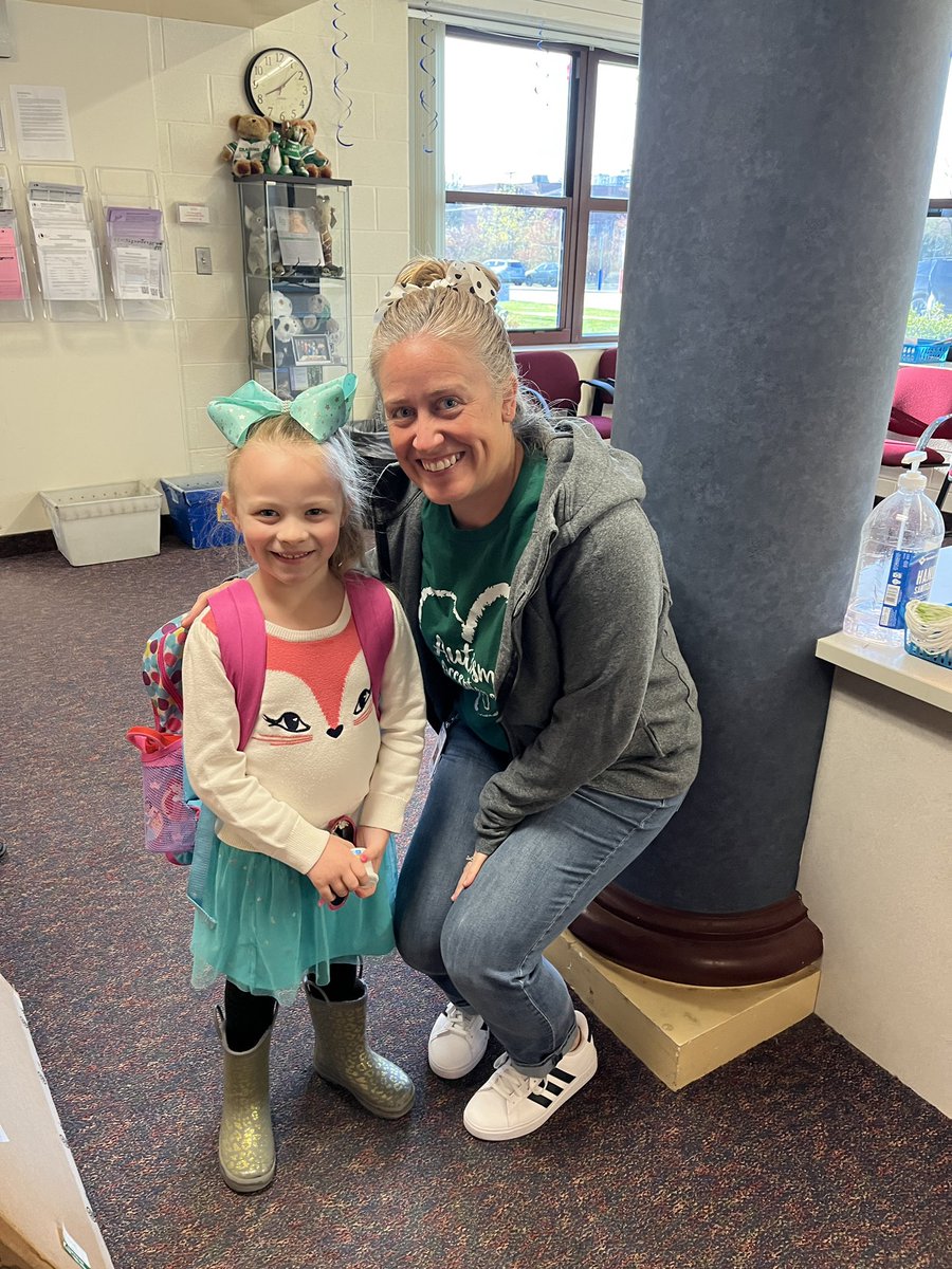 Kari Robbins tweet media