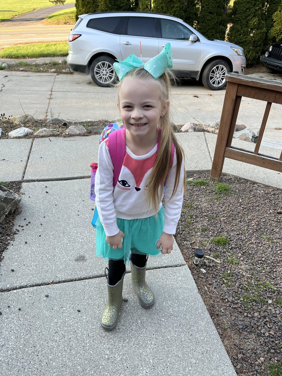 Kari Robbins tweet media