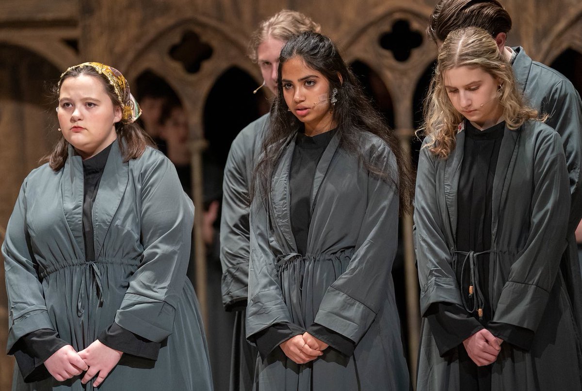 Miss Christa Schimitsch tweet media