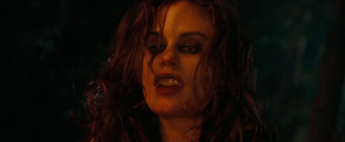 FinalDude78's tweet photo. She ate up this scene 🐺🌕🩸 https://t.co/3TISgYm4Vw