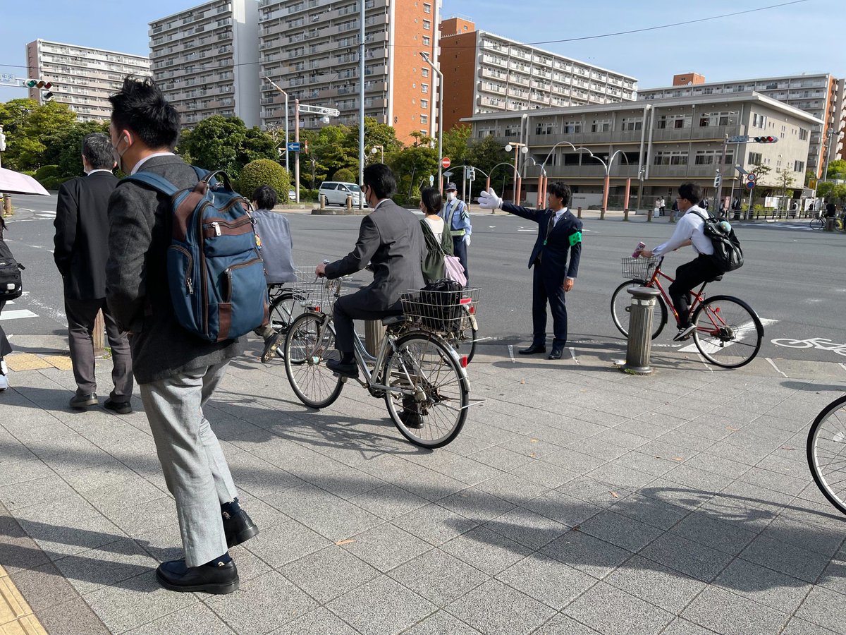 nexturayasu1's tweet photo. 【新入生向け交通安全活動】
毎年恒例の入学式〜ゴールデンウィーク前まで実施している交通安全活動は本日で完了。
（4年に1度選挙と実施日が重なりますが選挙活動とは完全に切り離して実施）
来年も一回り大きくなった子供たちとの再会が楽しみです
#urayasu https://t.co/YR8N3mTD59