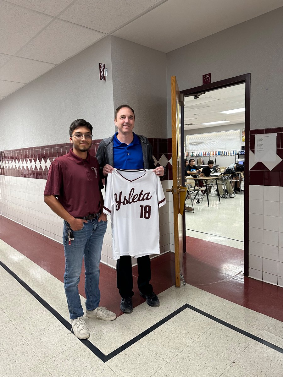 YHSIndiansbase1's tweet photo. Thank you YHS teachers for making a positive impact to our boys!! Our senior players appreciate your guidance!! Senior jerseys was a great success!! https://t.co/wDAYsT74XQ