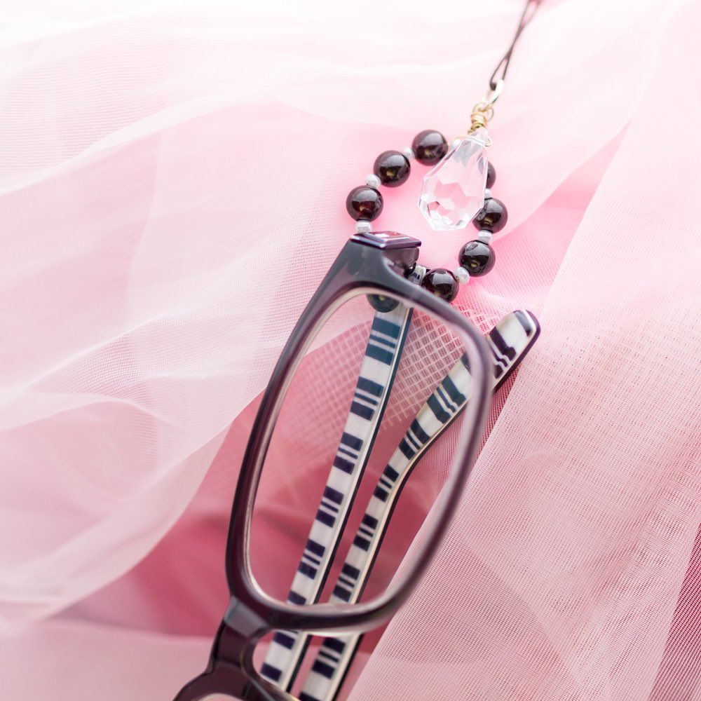 beads_radiant's tweet image. いよいよ明日サッポロ モノヴィレッジ

4/29（土）、30（日）10時～17時
札幌ドーム
アクセサリーヴィレッジ【Cー102】

毎回イベントで好評頂いている母の日💐にもお勧めな
誕生石で選べる
眼鏡掛けサンキャッチャーペンダントも持っていきます！
#モノヴィレ #モノヴィレッジ2023 #SwarovskiCrystal