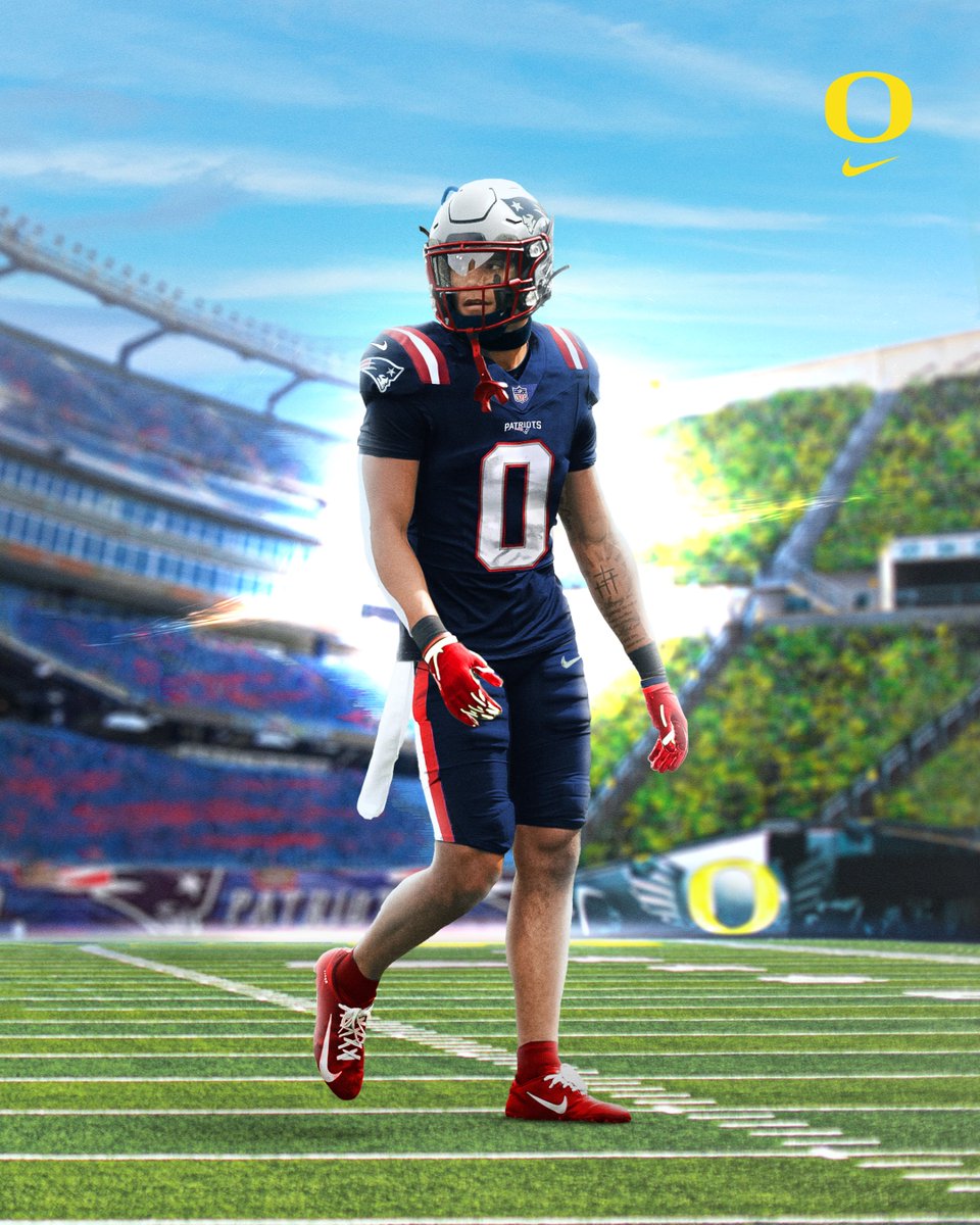 GoDucks's tweet photo. New threads for @chrisgonzo28. 

#GoDucks | @Patriots https://t.co/3bQ3BKZ6PC