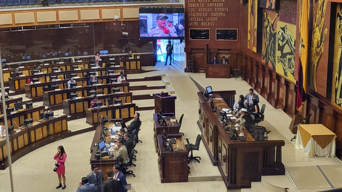 andycasl's tweet photo. Esta Ley será importante para el Estado ecuatoriano porque establecerá los límites y reglas para ejecutar las actividades de inteligencia por el Sistema Nacional de Inteligencia, por lo que es crucial que sus actividades estén reguladas y supervisadas. Un honor haber apoyado. https://t.co/tgbMQeDU7V