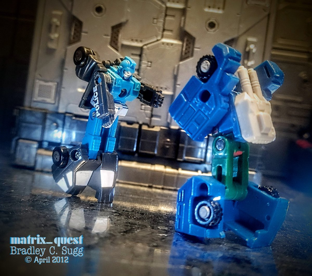 BradleyCSugg's tweet image. - "I'm taking you down, before I take you in!"
G1 Micromaster Stakeout finally confronts Decepticon Dropshot, whiles catching him up to some of his old habits...
#Transformers #トランスフォーマー #Micromasters #MicromasterStakeout #MicromasterDropshot #Toystagram #matrix_quest