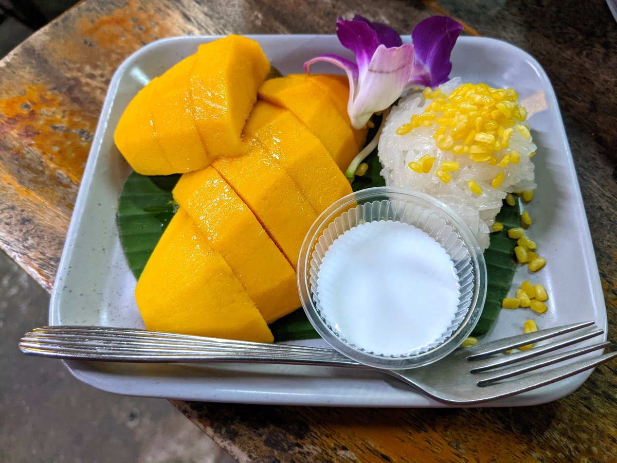 It's #FlashbackFridayz & the theme is #Delicious! Share food, drink, views, places, whatever you find most #delicious! 🍰Tweet pix with the # 🍨Tag & retweet hosts @Adventuringgal @TravelBugsWorld @lizzie_hubbard2 @FitLifeTravel 🥧Invite friendz, HAVE FUN! 📸Foods of Thailand